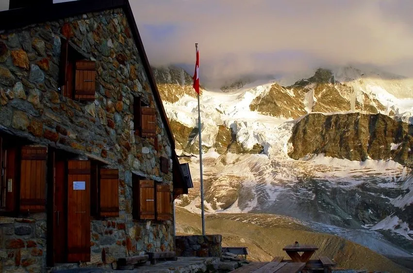Cabane d'Arpitettaz - 2786m 
