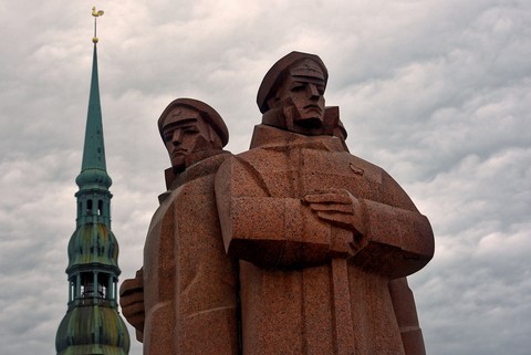 Lettonie - Riga - Place de l'hotel de ville - Monuments aux Fusiliers Lettons