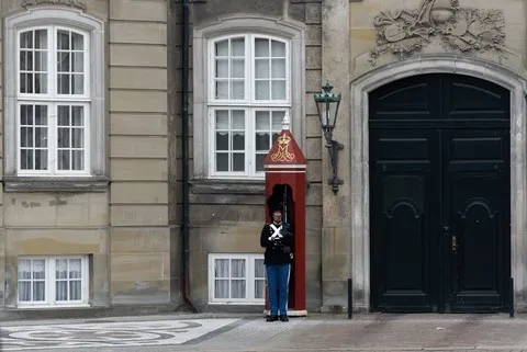 Copenhague - Danemark - Garde Royale au Palais d'Amalienborg