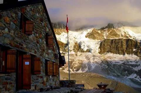 Cabane d'Arpitettaz - 2786m 