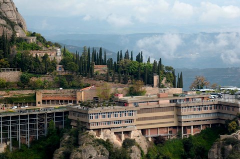 La montagne de Montserrat avec le Monastère